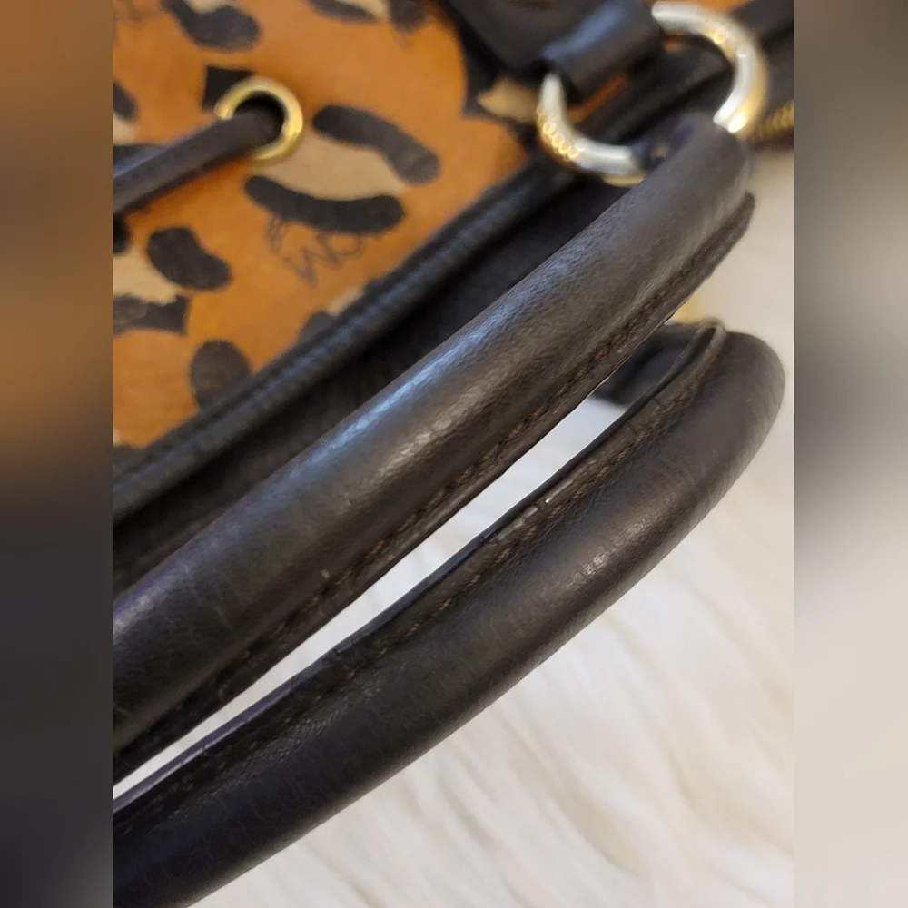 🖤🔥MCM Leopard Print Drawstring  2 Way Satchel Crossbody Bag and Wallet🔥🖤